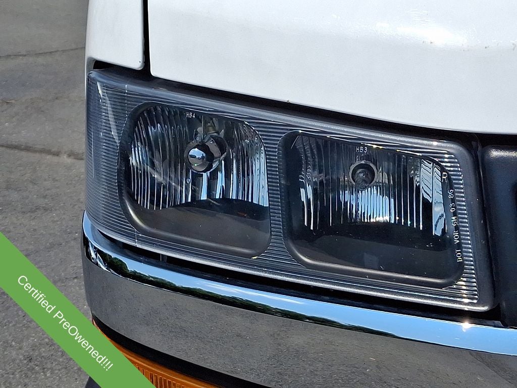 2025 Chevrolet Express 3500 LT Passenger