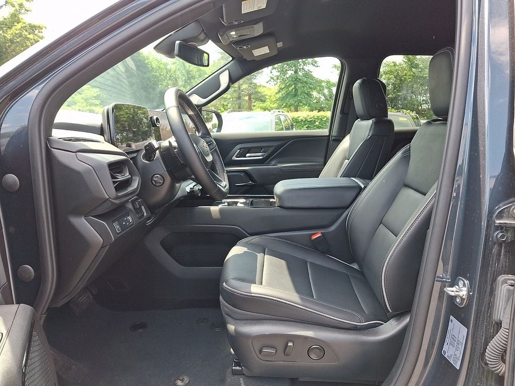 2025 Chevrolet Silverado EV LT